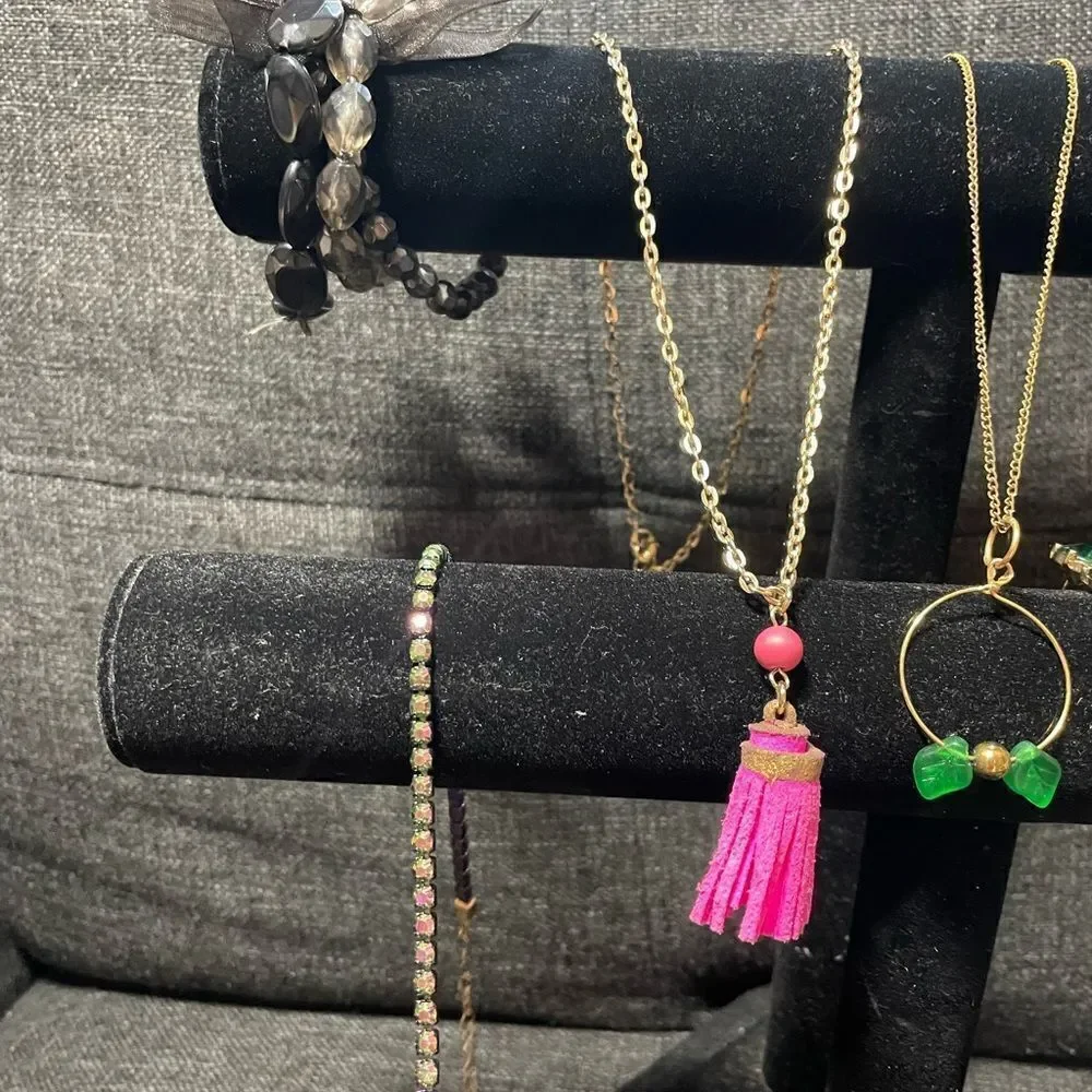 Elegant Green and Gold Jewelry Set